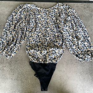Wmns Abercrombie&Fitch blue&yellow floral bodysuit w/balloon sleeves Size XS